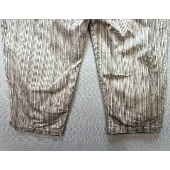 Christopher & Banks Womens Striped Cropped Pants Size 10 Stretch Straight Casual - Picture 10 of 10